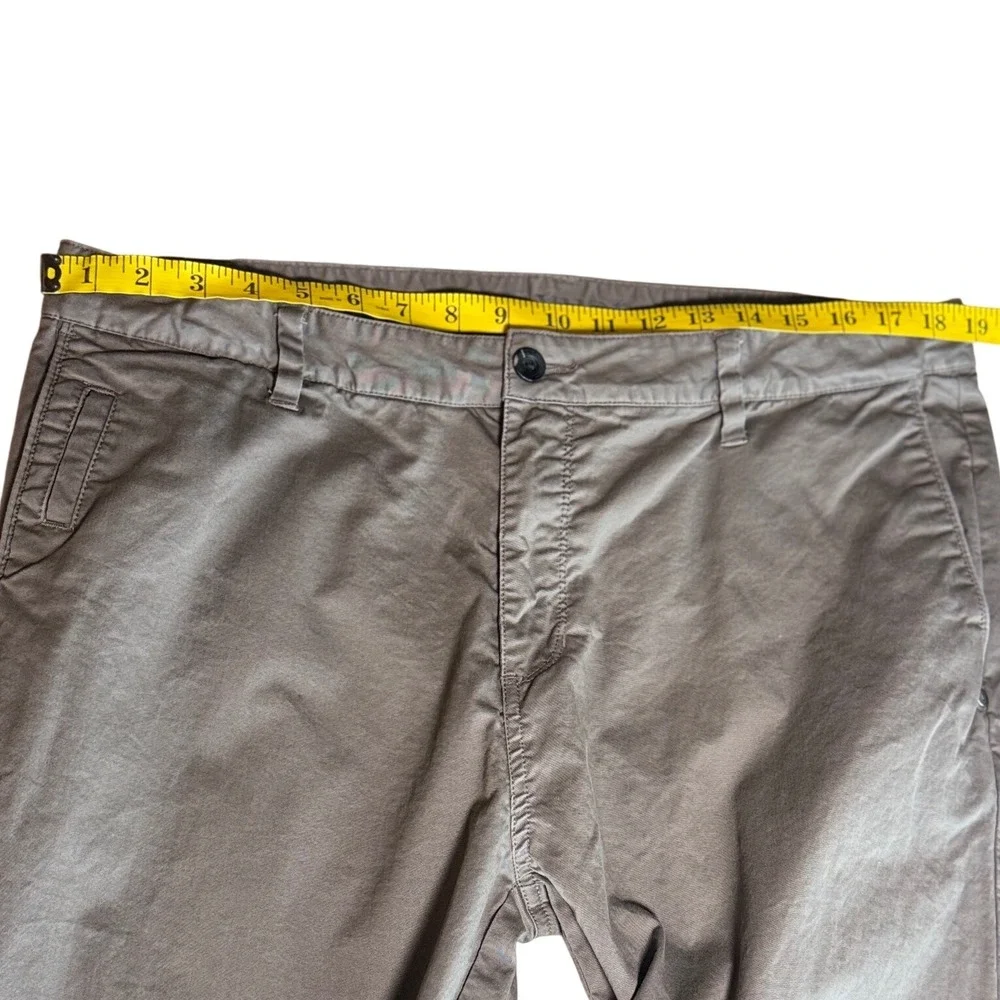 Vuori Meta Pant Men 36 Warm Grey Tech Chino Performance‎ Slim Straight Trousers